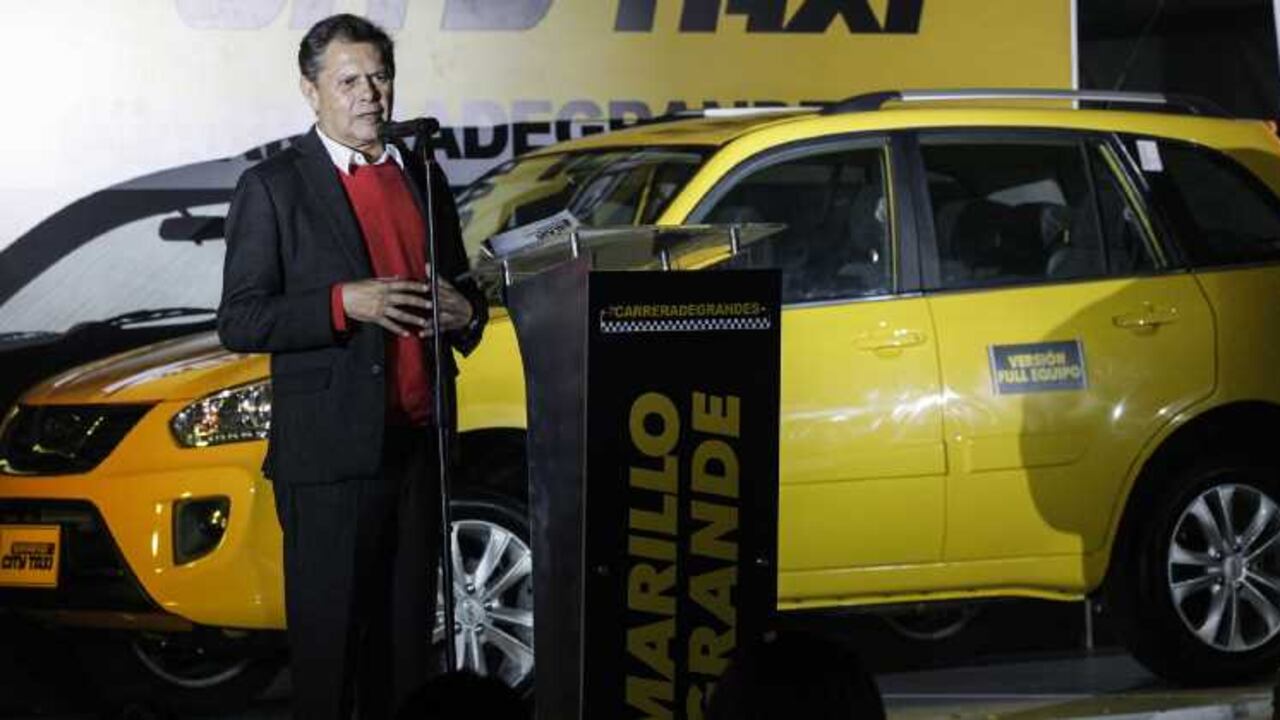 tCarlos Mattos, presidente de Cinascar, selló la alianza con la compañía china Chery para comercializar el nuevo taxi de esta marca.