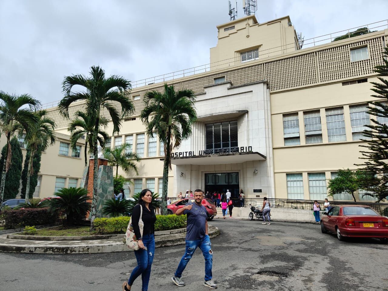 La entrega se llevó a cabo en las instalaciones del HUV.