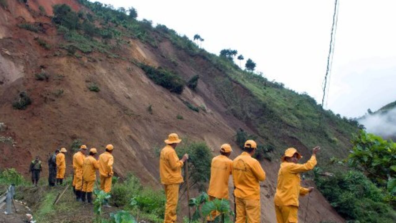 Gobernación de Antioquia recomienda transitar de día por la vía Medellín-Urabá.