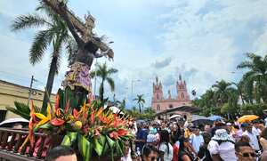 En la ciudad de Buga se realizó la procesión del viacrucis del Señor de los Milagros.