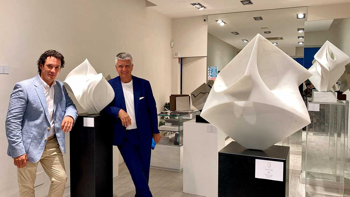 A la inauguración de ‘Seducción Geométrica’, asistieron Bruno Murzi, alcalde de Forte dei Marmi; Massimo Malleni, senador Italiano, y el reconocido galerista y experto en arte Stefano Contini, entre otros.