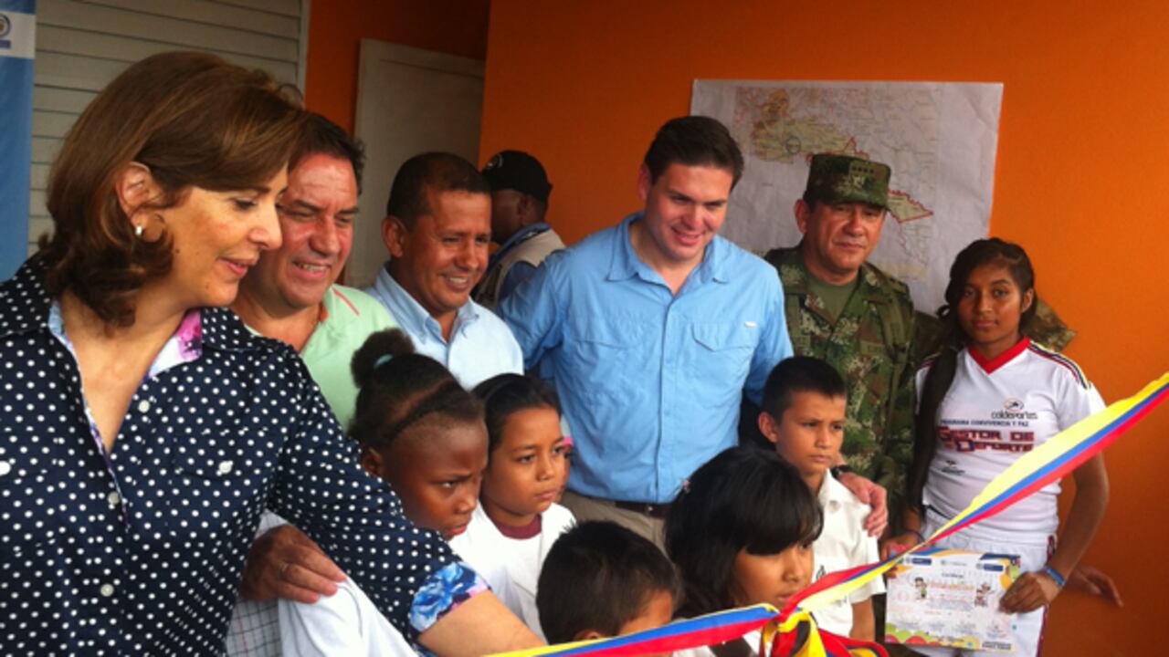 María Ángela Holguín y Juan Carlos Pinzón.