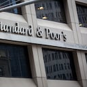 S&P Global Ratings rebajó la calificación de Colombia y le quitó el grado de inversión