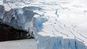 El Glaciar Thwaites, también conocido como “Glaciar del Juicio Final”, destaca por su enorme tamaño.