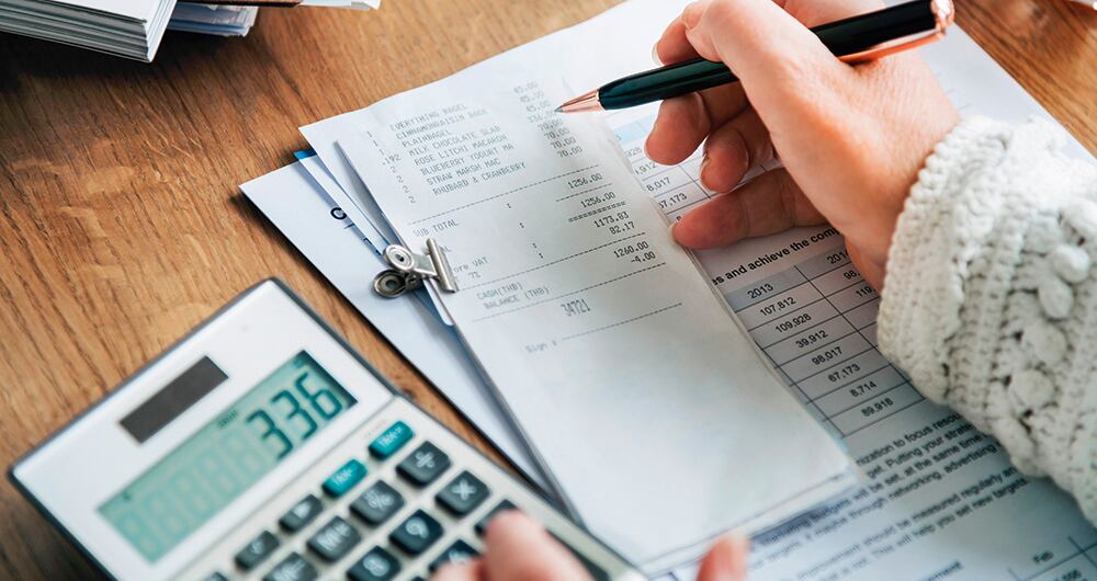 La agencia advirtió que el entorno político y social podría limitar la capacidad del próximo Gobierno.