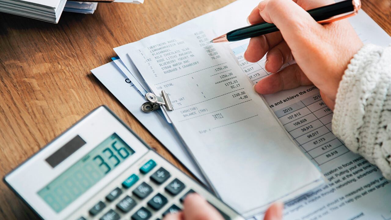 La agencia advirtió que el entorno político y social podría limitar la capacidad del próximo Gobierno.