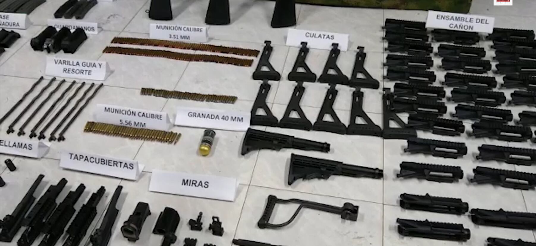 La Fiscalía capturó al llamado Gurú de las armas que en su propia casa y en el noroccidente de Bogotá desarrolla armas para el Clan del Golfo, las Farc y el ELN.