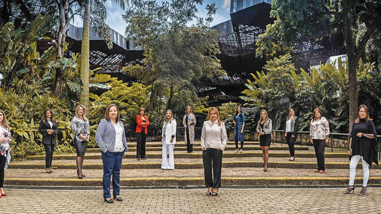 "A nosotras no nos tiembla el pulso", asegura Dora Balvín, secretaria de Minas.