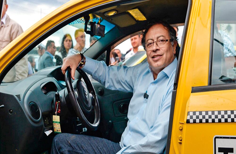 El presidente electo se reunió con gremios de taxistas en Boyacá donde despejó varias dudas.