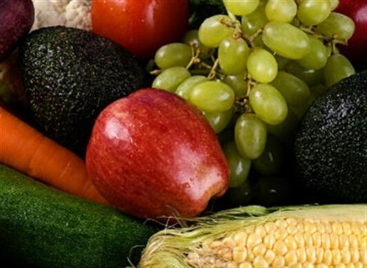 El tránsito de carbohidratos como la fruta en el intestino es más largo y eso previene además que la gente sienta hambre rápidamente