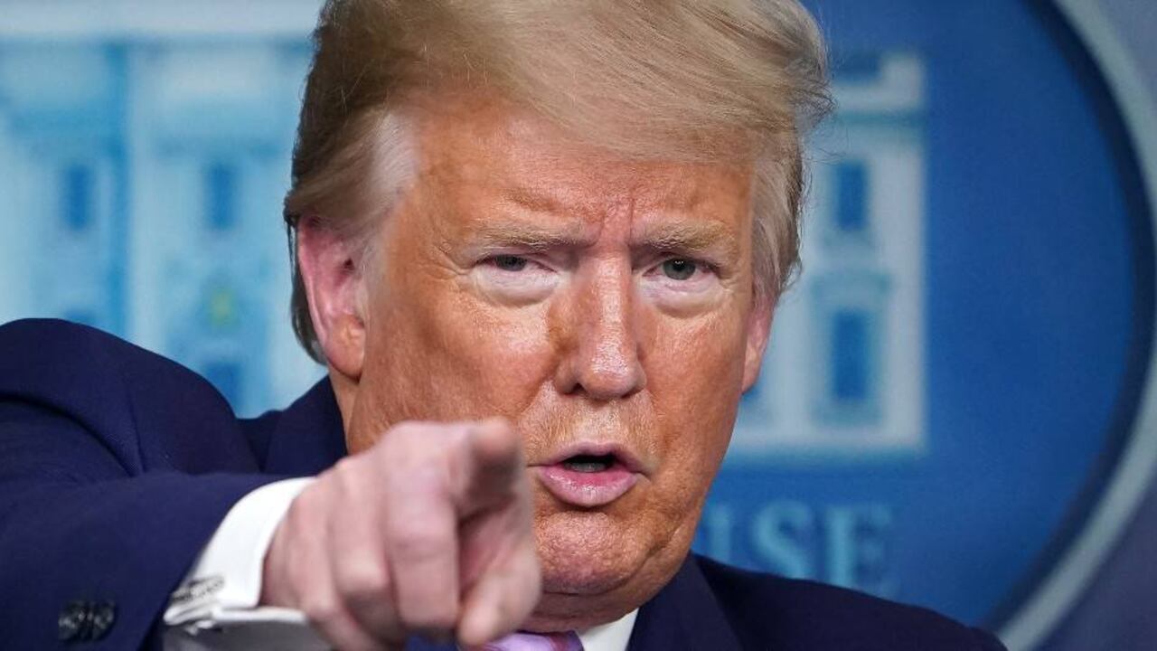 "Dicen que están haciendo una investigación", añadió Trump. "Así que veamos lo que ocurre con su investigación. Pero nosotros también estamos investigando".