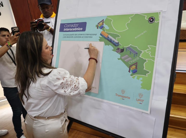 María Fernanda Rojas, ministra de Transporte, sobre el canal interocéanico.