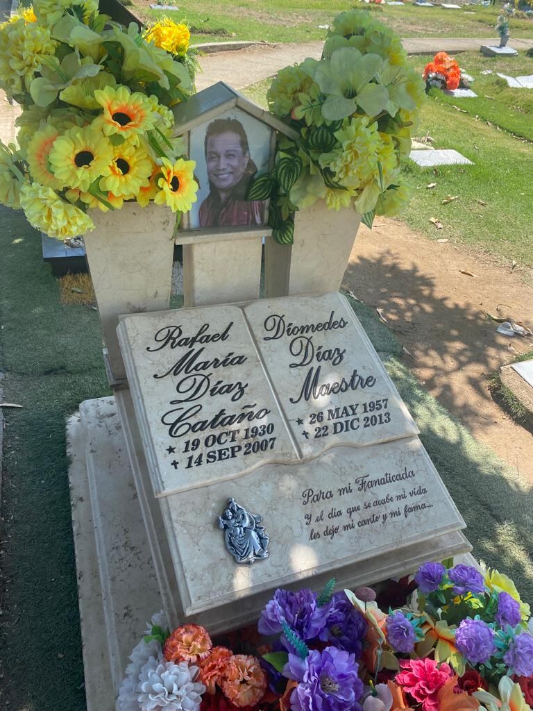 La tumba del artista es visitada por los turistas y por sus fanáticos