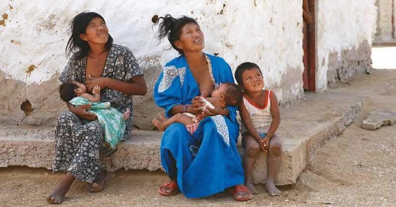 La desnutrición está asociada a factores como la inseguridad alimentaria y la falta de acceso a servicios de salud.