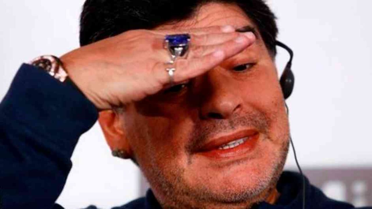 Diego Maradona tuvo un agitado primer día como presidente del Dinamo Brest