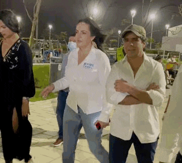 María Fernanda Cabal y Álex Char recorren juntos el Malecón, en Barranquilla.