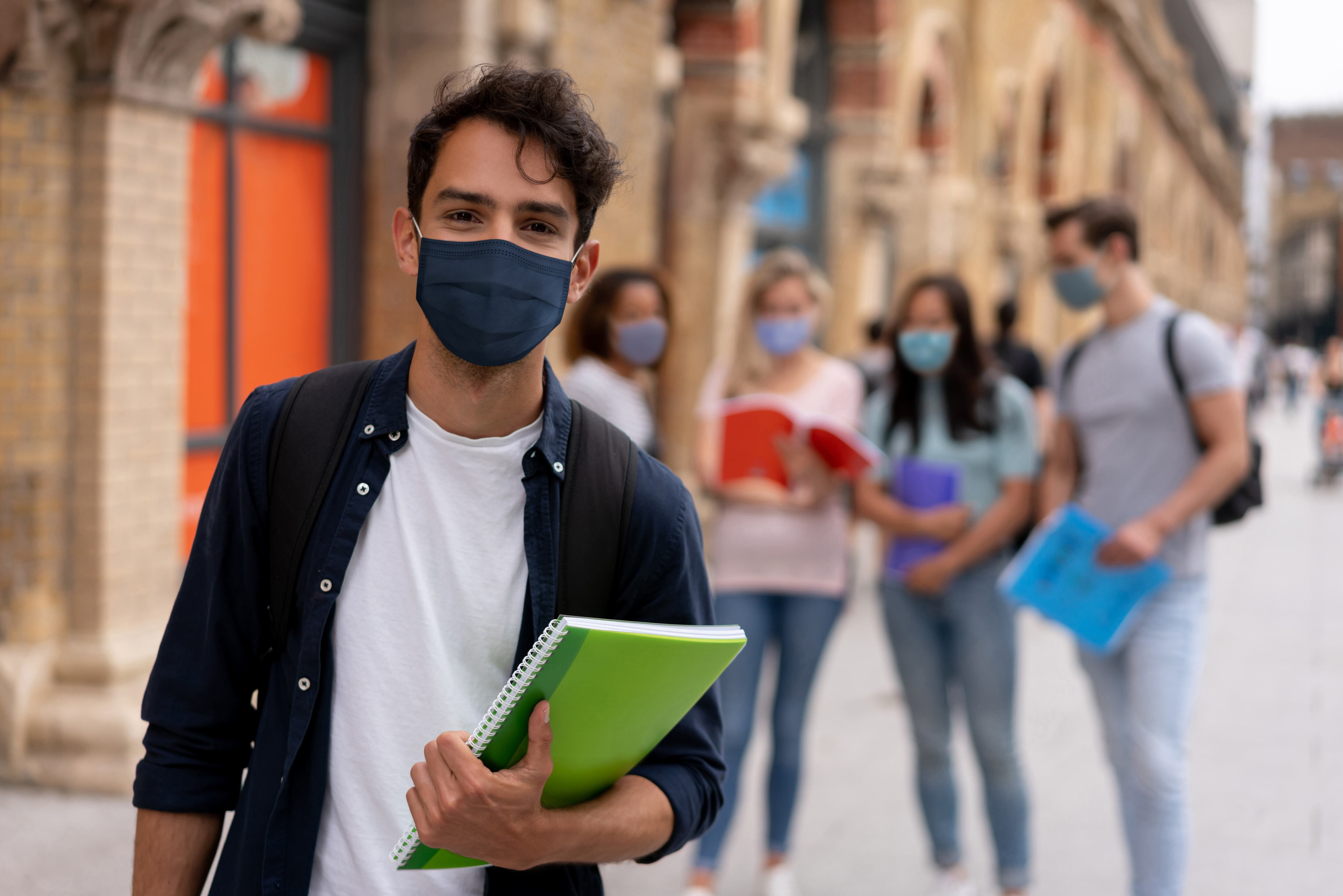 Varias instituciones de educación superior en se han sumado a la estrategia de la Alcaldía de Madrid, para ofrecer beneficios que facilitan el acceso.