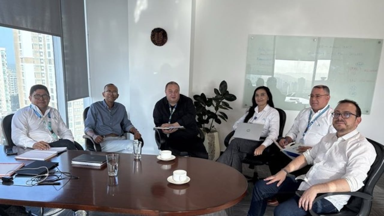 Equipo de Air-e Intervenida y Universidad del Atlántico