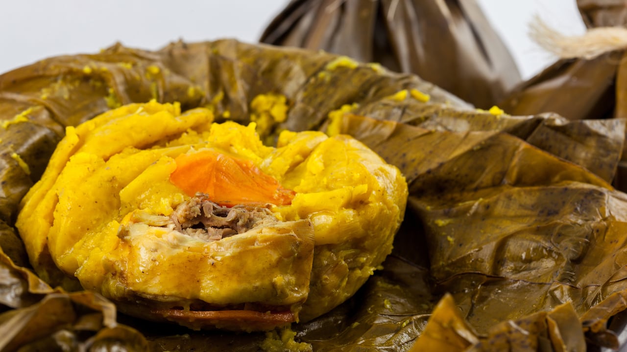 Los tamales son un producto imperdible para comer en un viaje por el Tolima.