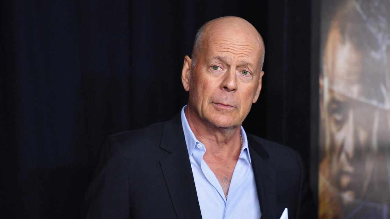 Walter Bruce Willis es un actor y productor estadounidense de origen alemán, que comenzó en la industria televisiva durante los años 80,