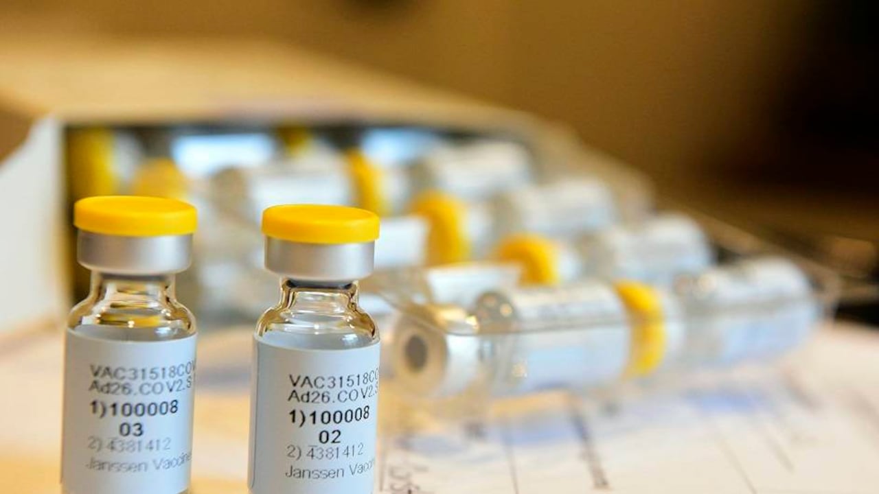 MinSalud solicitó millonarios recursos para comprar 10 millones de vacunas Oxford-AstraZeneca