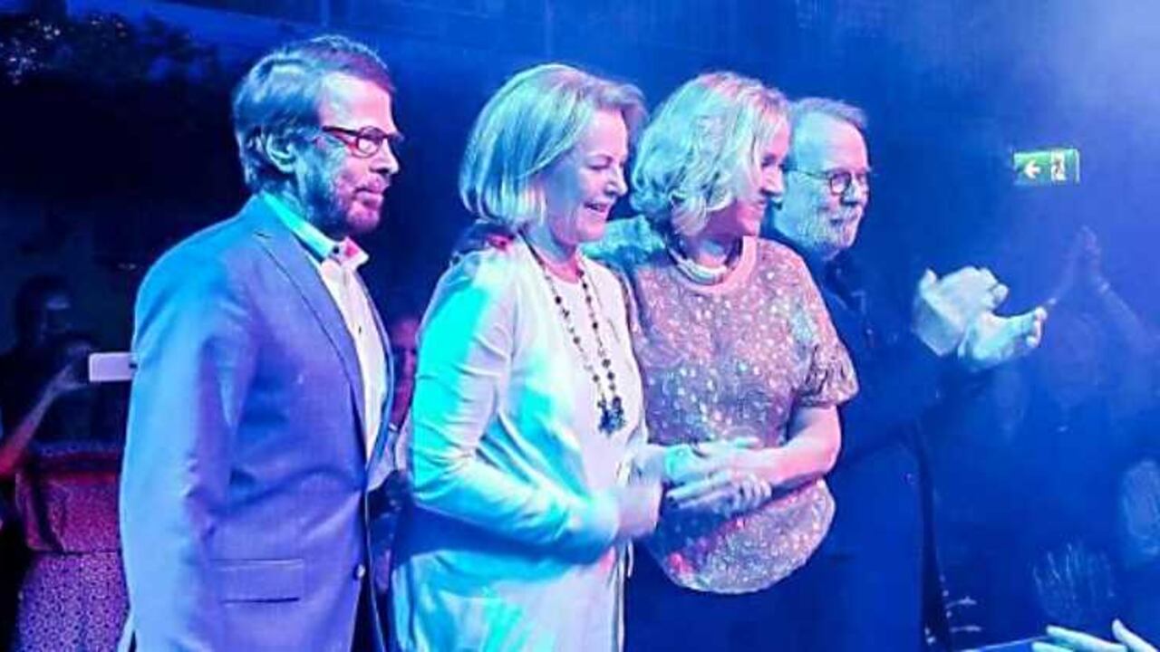 Los cantantes habían recibido ofertas de ofertas de miles de millones de dólares para un tour de regreso, pero solo hasta ahora decidieron cantar juntos.