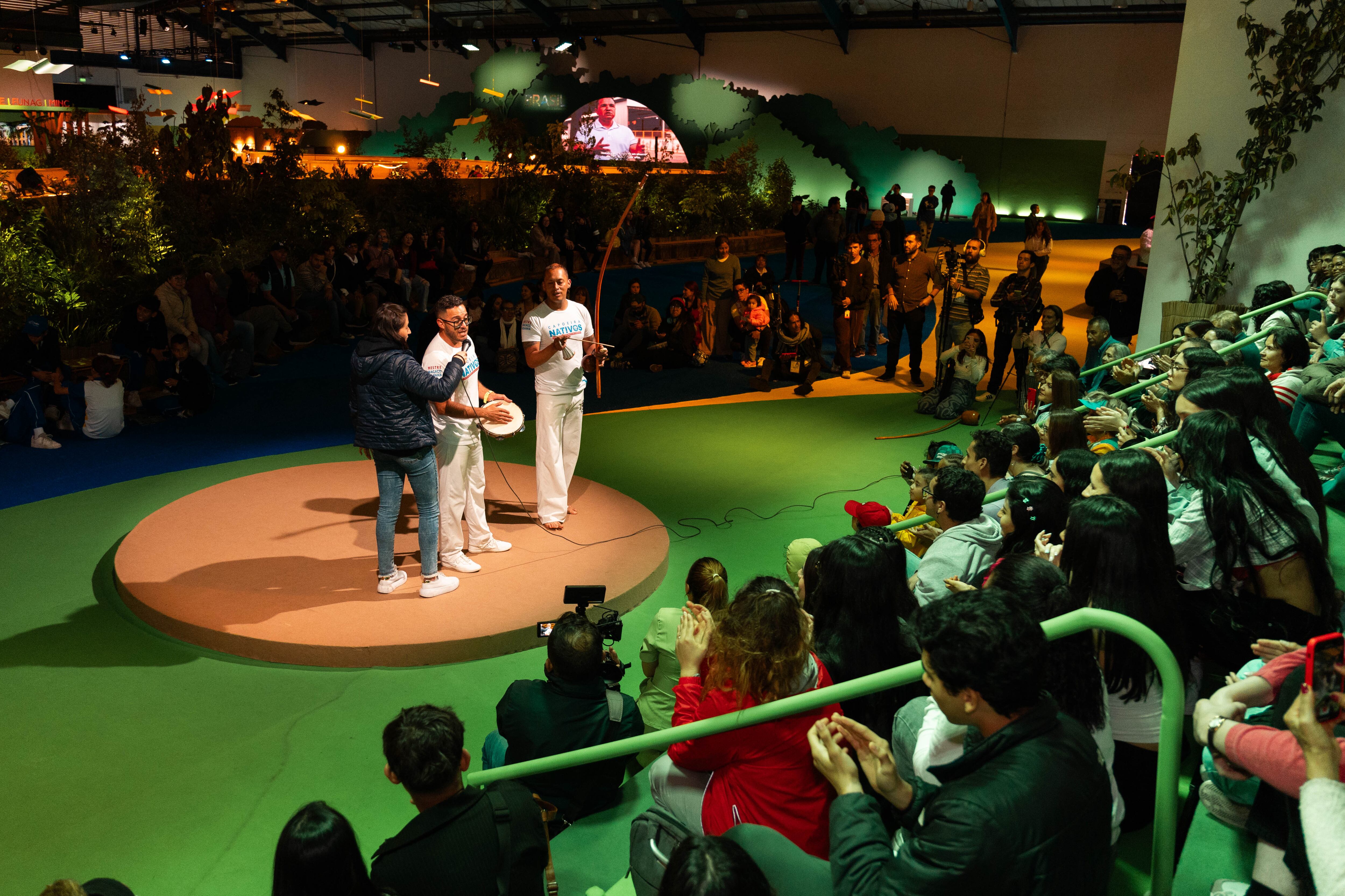 Los asistentes podrán recorrer las 18 salas de programación cultural que tendrá la feria, así como el Pabellón Colombia – Jardín de Saberes, un espacio que concentrará la oferta cultural y editorial del país.