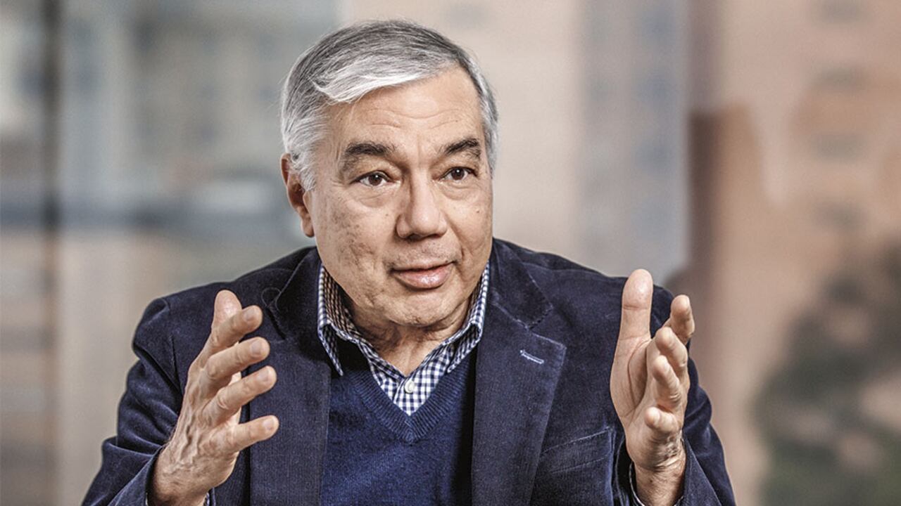 César Ferrari, superintendente financiero.