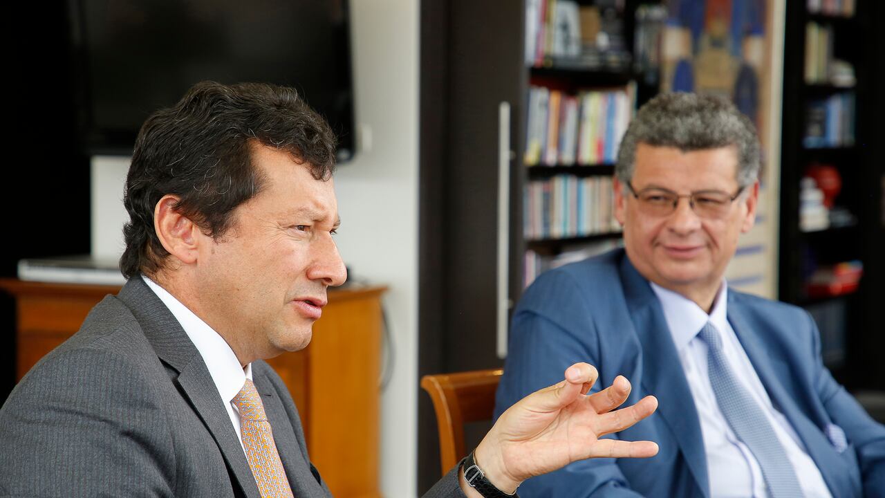 Los penalistas Jaime Lombana y Jaime Granados abogados del senador y expresidente Álvaro Uribe Vélez
Bogota agosto 8 del 2019
Foto : Guillermo Torres Reina / Semana