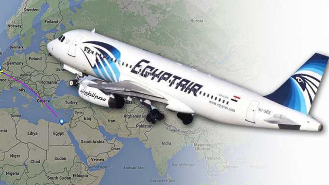 En el avión viajaban 59 pasajeros y 10 tripulantes, según diversos medios.