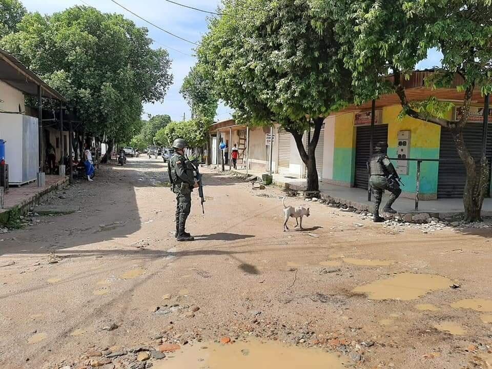 Con apoyo del Ejército, la Policía controló la situación.
