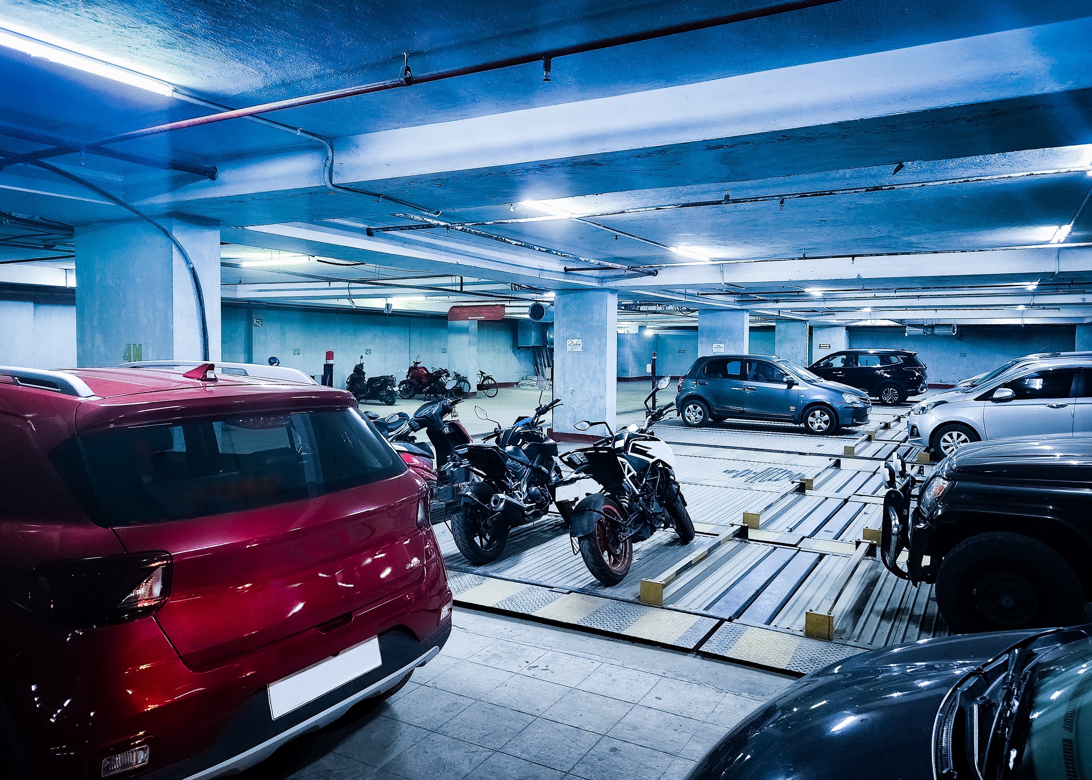 Los motociclistas deben cumplir con las normas de seguridad para su protección y la del resto de personas y conductores a su alrededor.