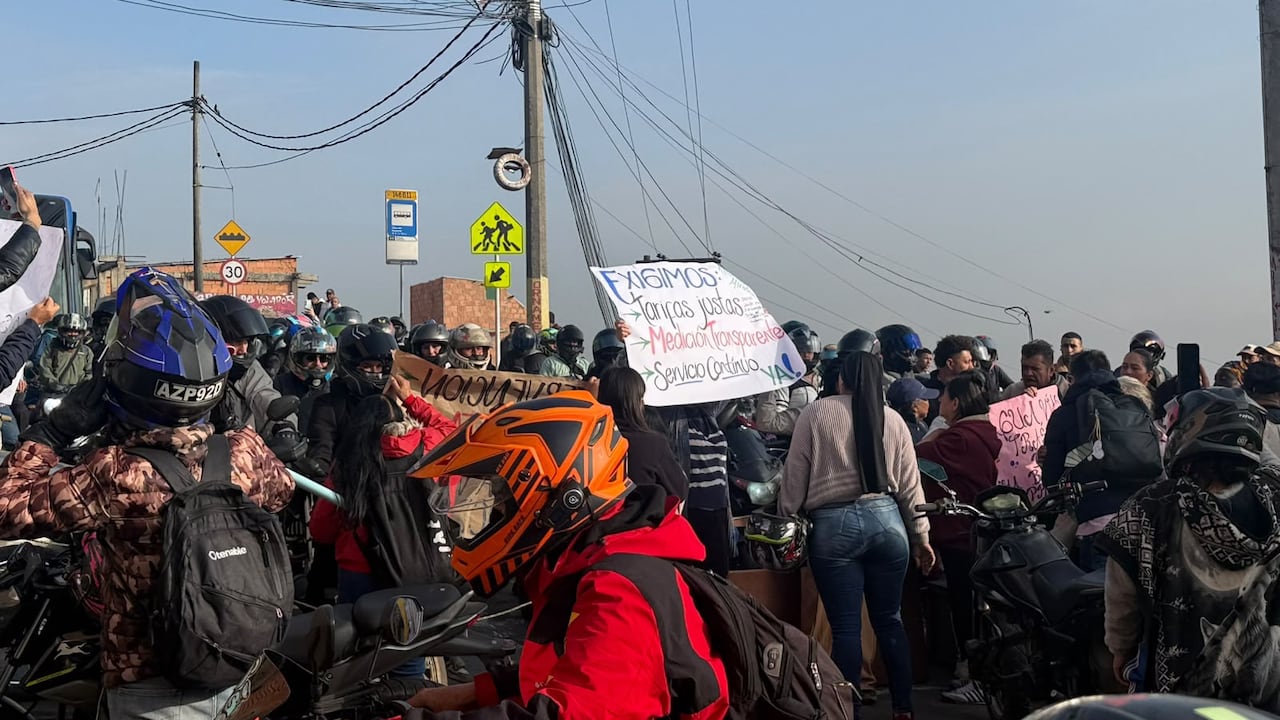 Una manifestación en el sector de Los Alpes, en Ciudad Bolívar, generó afectaciones en la movilidad y cambios en los recorridos de los servicios de transporte público.