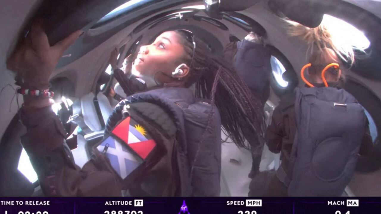Virgin Galactic llevó al espacio a sus tres primeros turistas