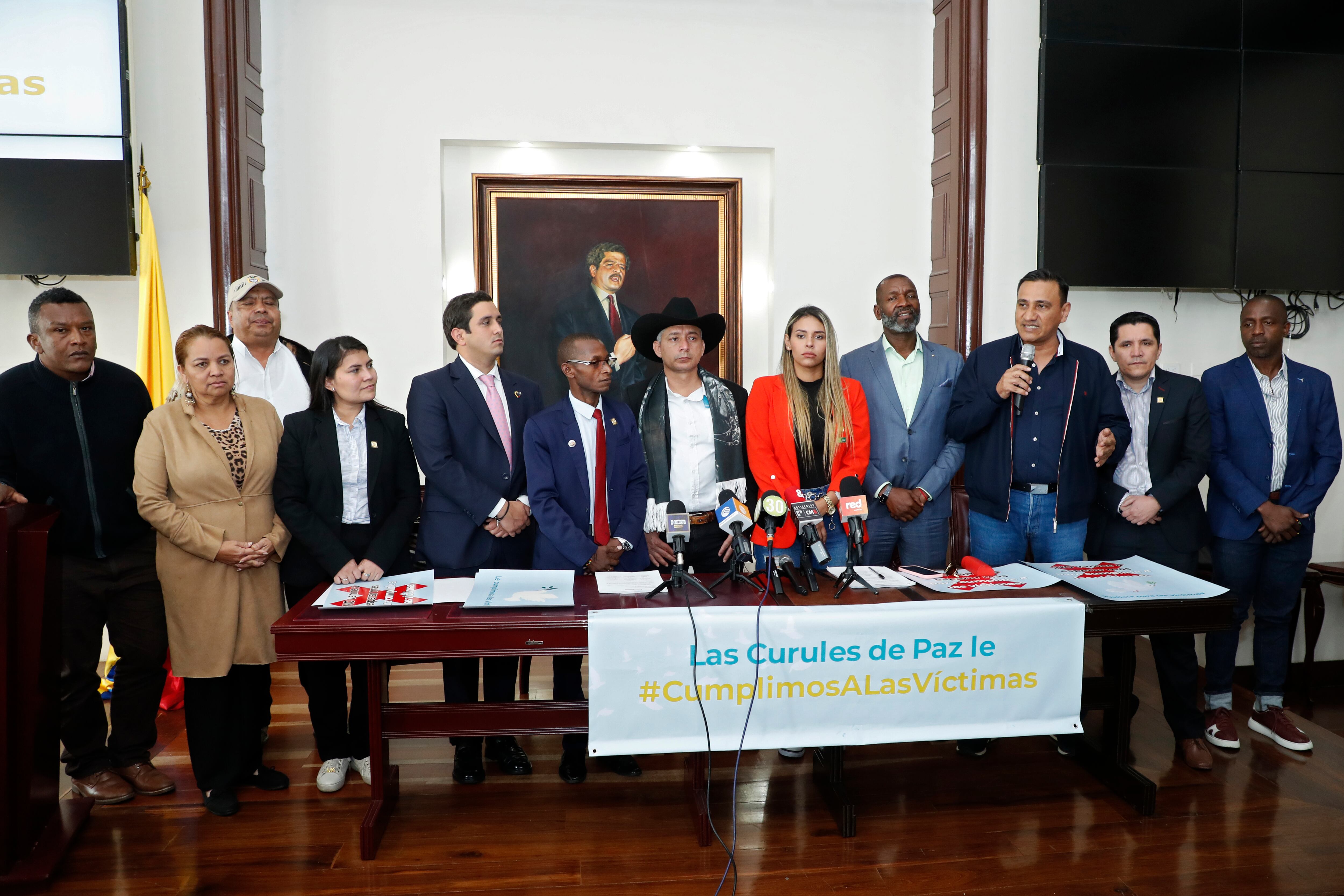 Curules de paz radicaron proyecto de ley para reformar la Ley de víctimas reclaman que no les están cumpliendo y piden más recursos
Bogota septiembre 6 del 2023
Foto Guillermo Torres Reina / Semana