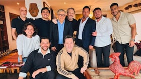 Miguel Bosé compartió un almuerzo con César Gaviria durante su regreso a Bogotá.