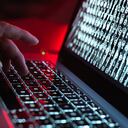 Computadora portátil infectada por un virus