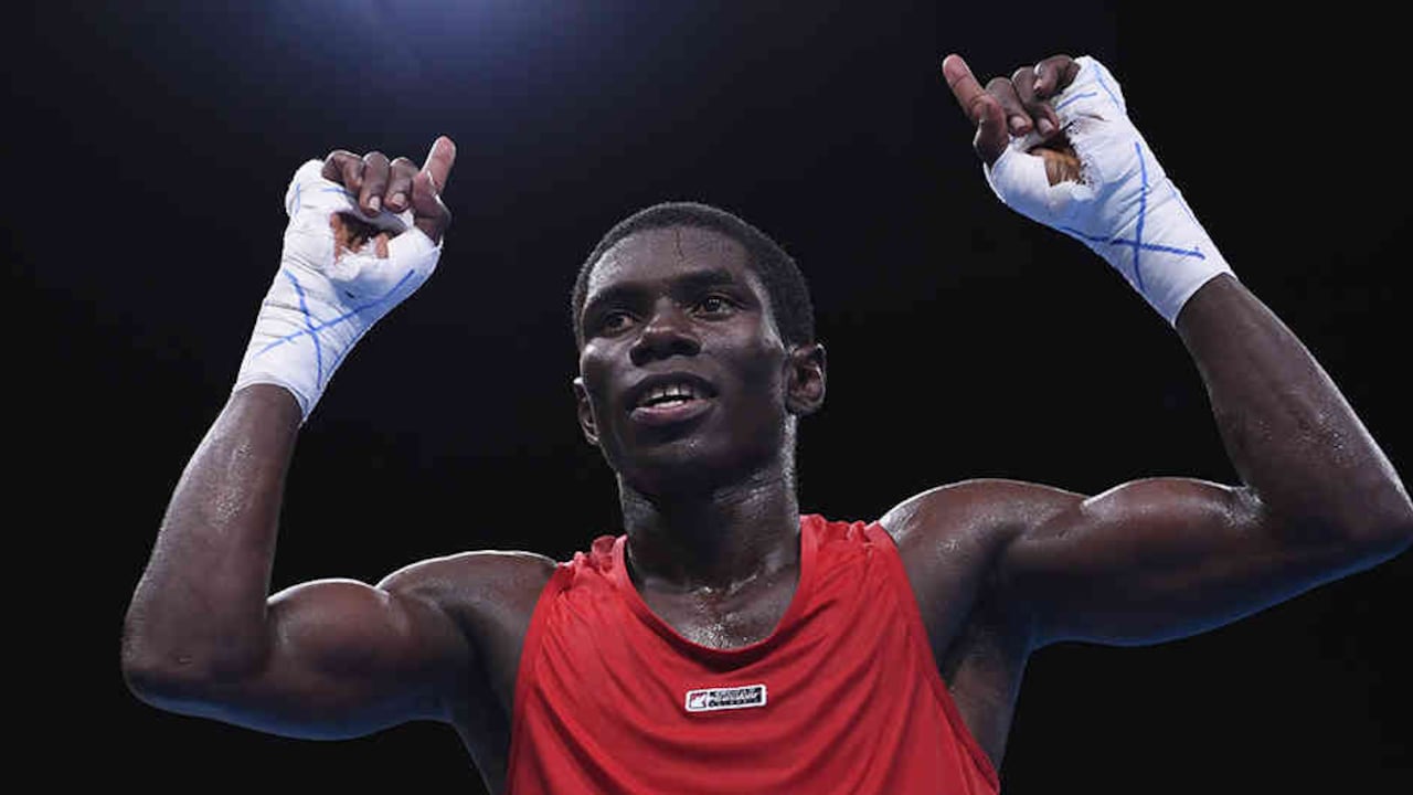 Antes de tener su casa, el boxeador Yuberjen Martínez iba de alquiler en alquiler.