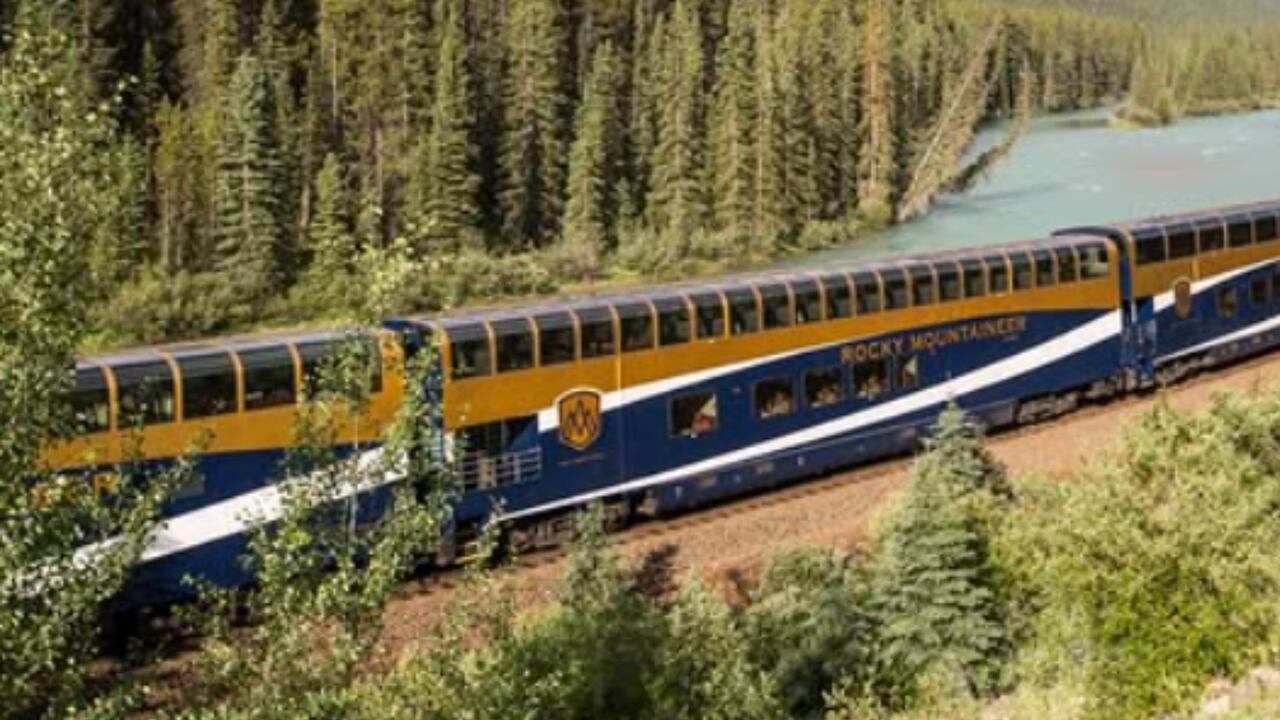 El tren con techo de cristal que recorre Estados Unidos