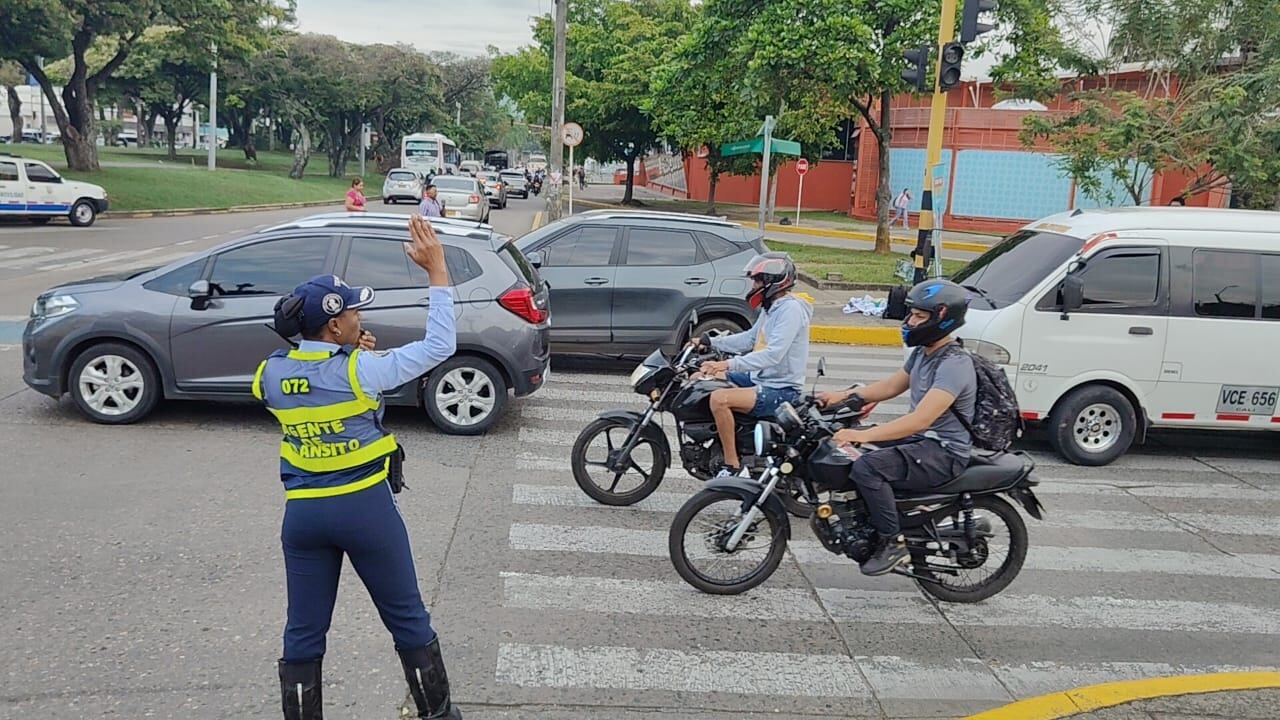 La Secretaría de Movilidad de Cali está implementando este lunes, 9 de febrero de 2026, el ‘Plan Ola Verde’ en los principales corredores viales.