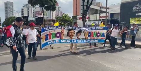 Varios ciudadanos se toman las calles de Bucaramanga.