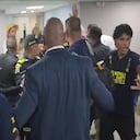 Algunas versiones señalan que la delegación de prensa de Brasil instaló un biombo con patrocinadores propios para dar declaraciones a la prensa allí, pero la logística local intentó impedirlo. Foto X: @cworswick