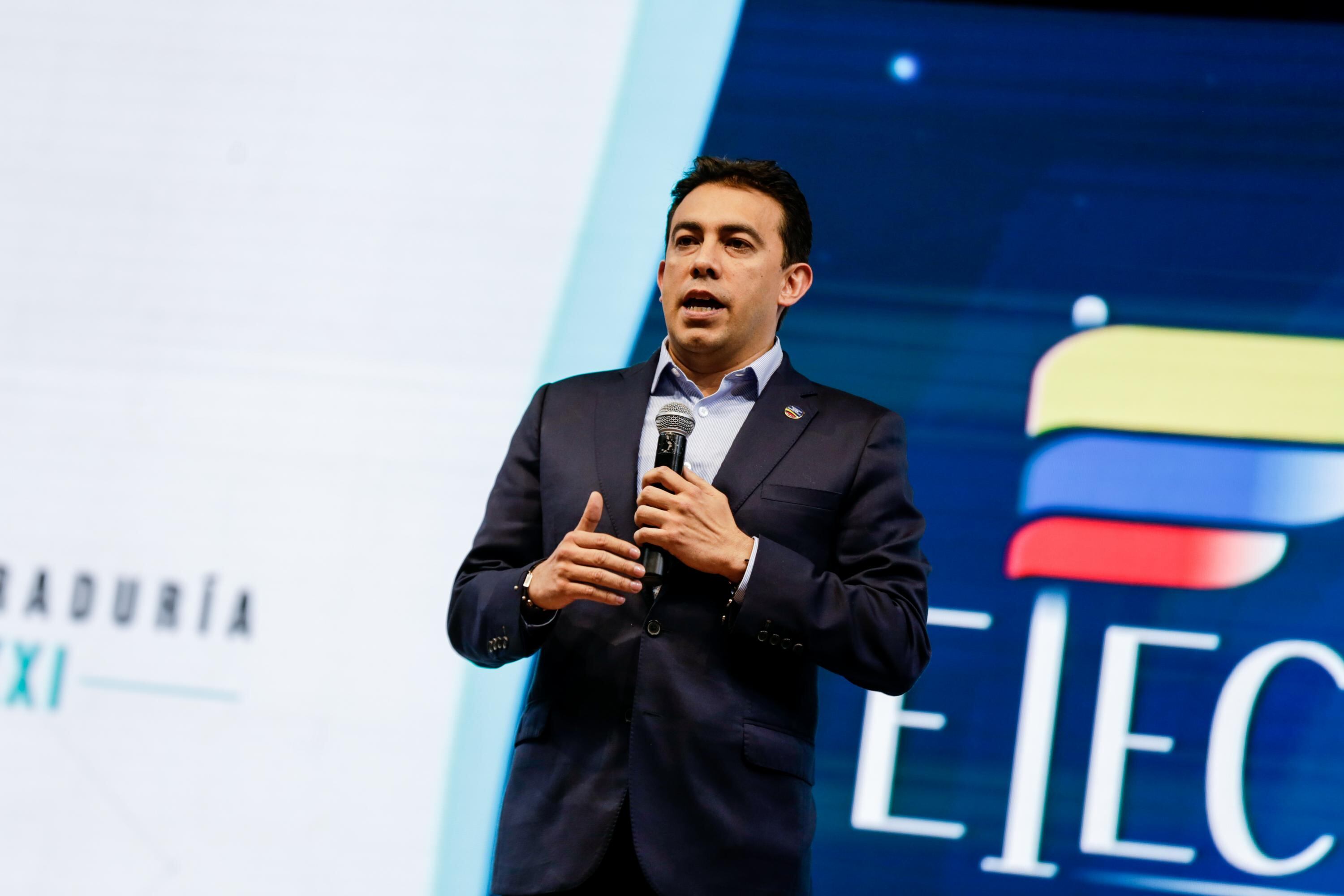 La fuerte advertencia del registrador Alexander Vega: “O salvamos entre todos las elecciones territoriales o existe el peligro de aplazarlas o, peor aún, repetirlas”.