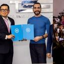 Nayib Bukele es oficialmente candidato presidencial de El Salvador. Una multitud lo acompañó en la inscripción de la candidatura.