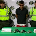 Este es el joven que fue capturado con las armas ocultas dentro de una bolsa plastica