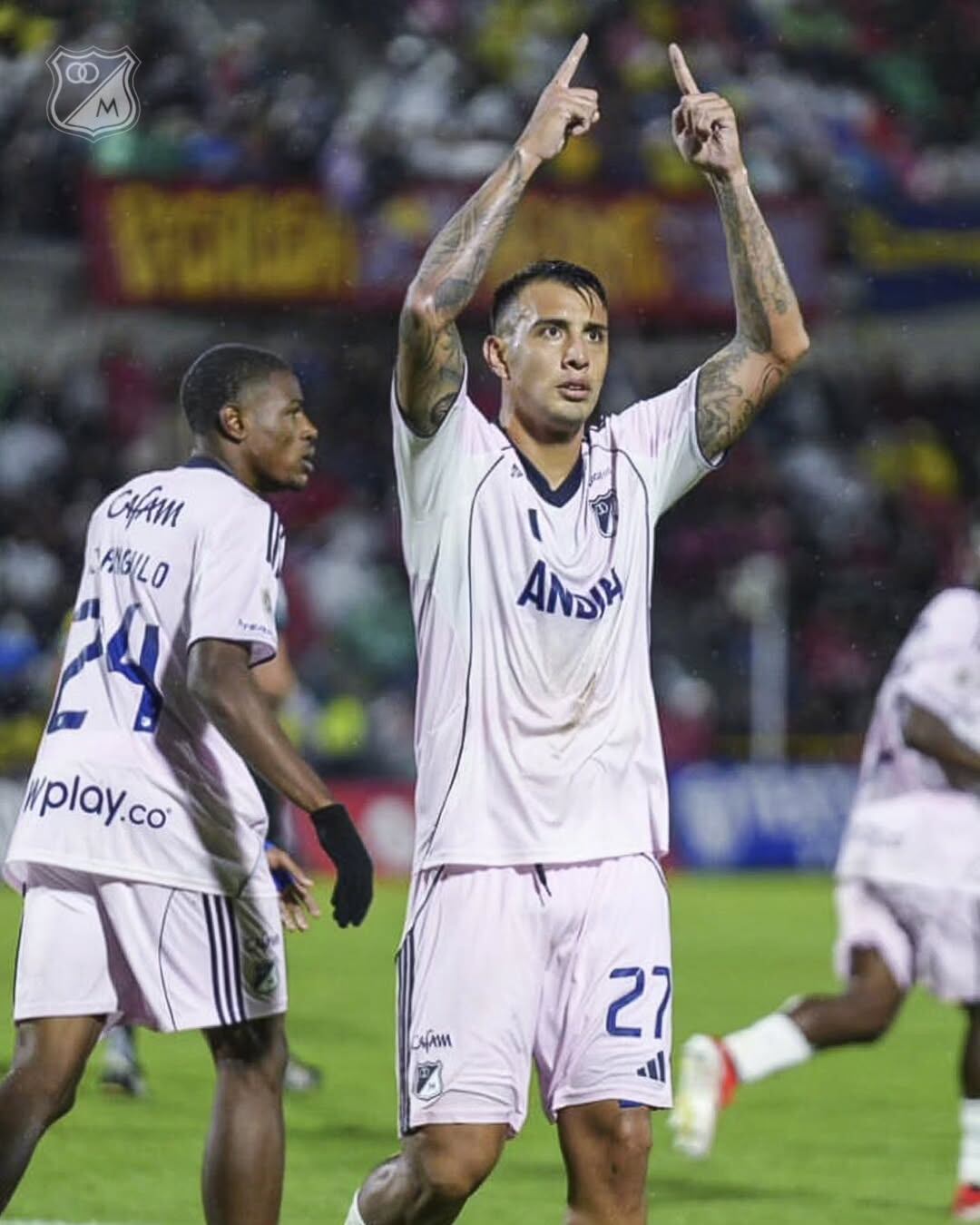 Rodrigo Contreras celebrando el gol de Millonarios contra Pasto.