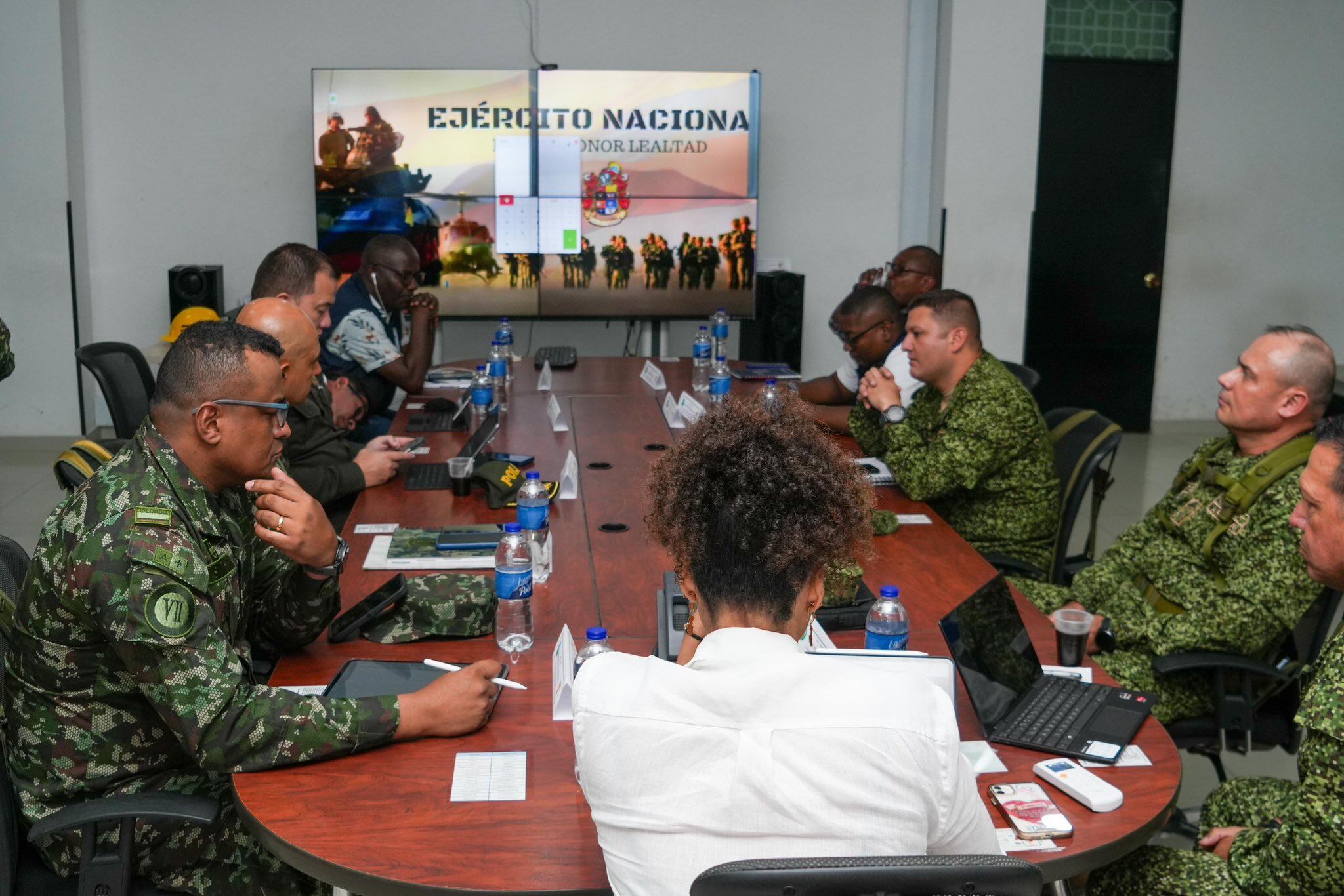 La gobernadora del Chocó lideró un Consejo de Seguridad, con la participación de las Fuerzas Militares y varios alcaldes del departamento.