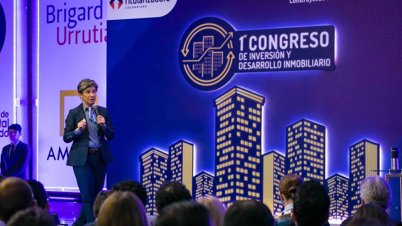 La alcaldesa mayor de Bogotá, Claudia López, abrió el primer Congreso de Inversión y Desarrollo Inmobiliario organizado por Camacol y ColCapital y anunció la adopción de nuevos planes parciales.