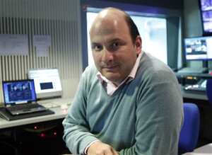 Alejandro Nieto pertenece a todo un clan familiar vinculado a los medios. Su papá es recordado como uno de los más influyentes hombres de radio: Julio Nieto Bernal.