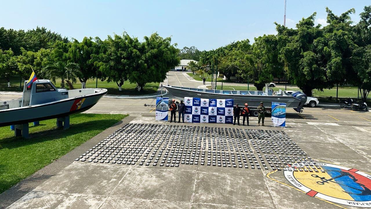 Armada decomisó una tonelada de cocaína en el Golfo de Urabá.